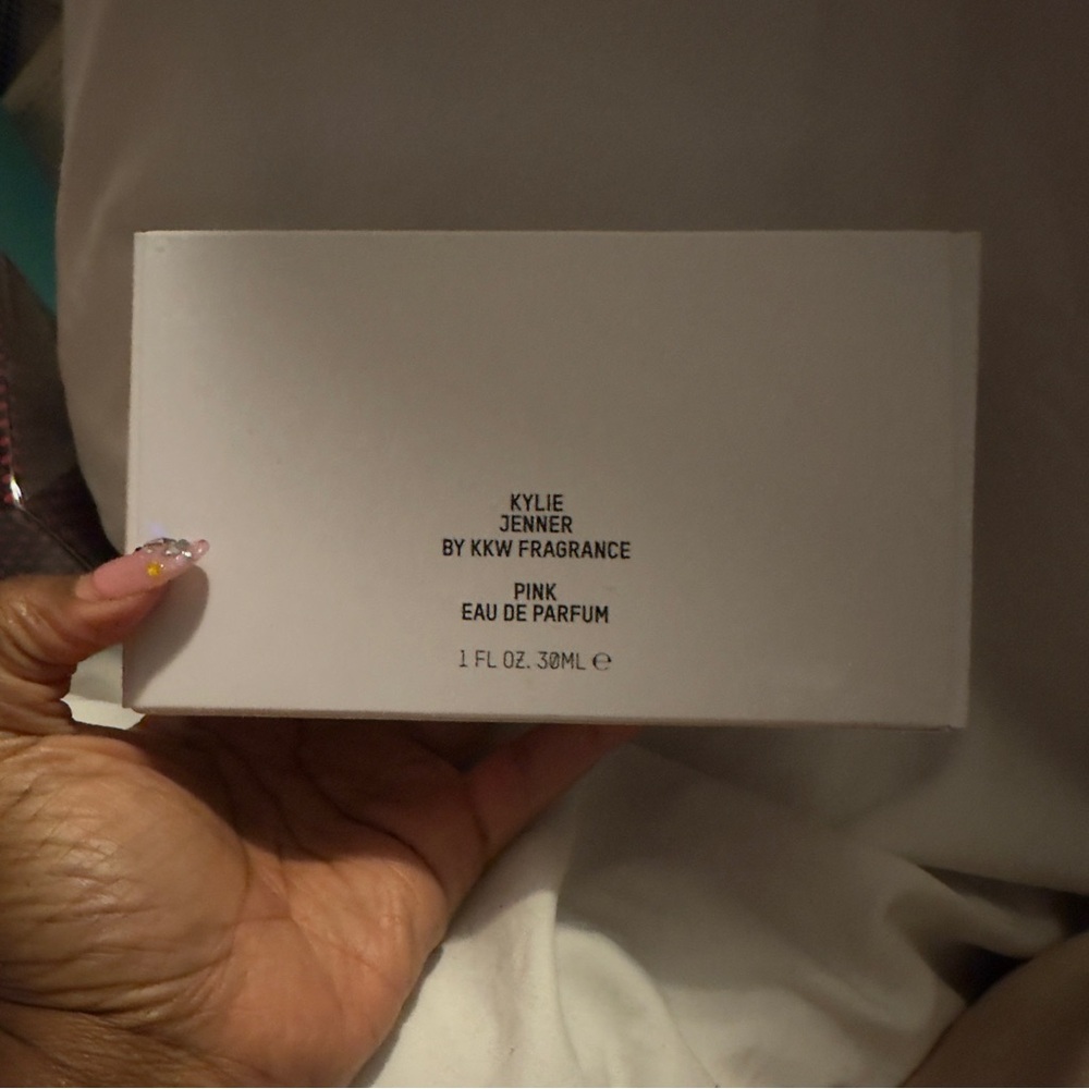 Kylie Jenner by KKW Fragrance Pink Eau de Parfum, 1 fl. oz. (30ml).  NEW,NO SEAL - Picture 2 of 2